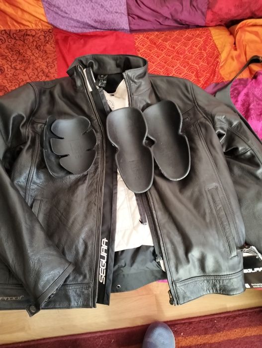 Geacă de piele pentru motociclete... căptușeală și apărătoare...