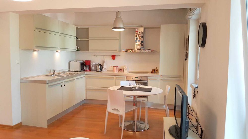 Продава се Тристаен апартамент в София, Център - 84 кв.м за 5000 €/кв.м - Снимка #2