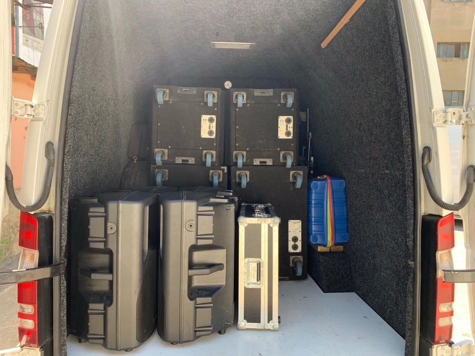 Microbuz 8+1 persoane si spatiu mare de marfa /bagaje