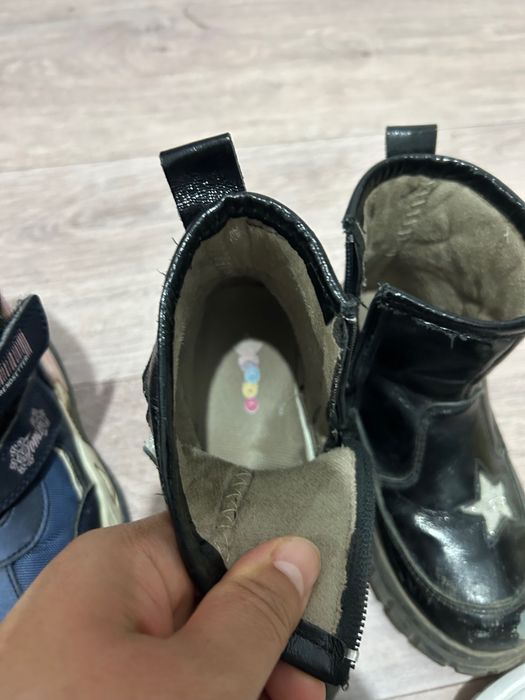 Сапоги и сандалий