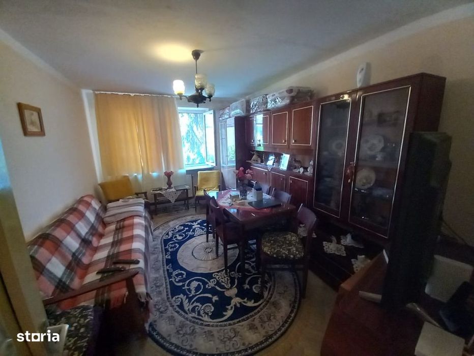OPORTUNITATE - apartament 3 camere decomandat, 2 bai