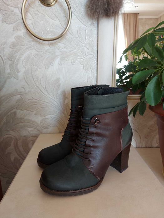 Демисезонные ботильоны, ботинки,  сапоги 38-39 размер.