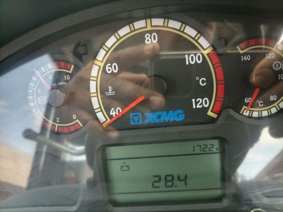 Ekskvator kara yangi