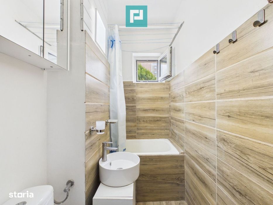 Apartament 3 Camere, Decomandat, Zona Vlaicu