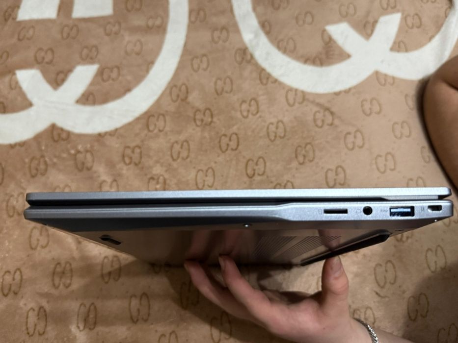 Ноутбук HYDRA Razor R5