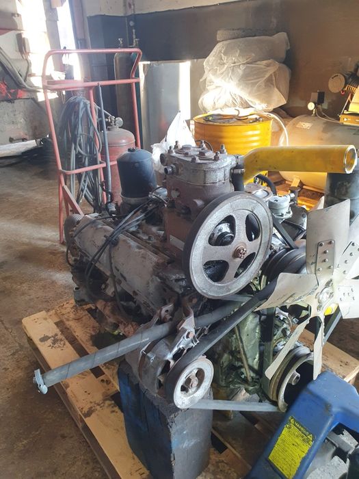 Продам двигатель Зил