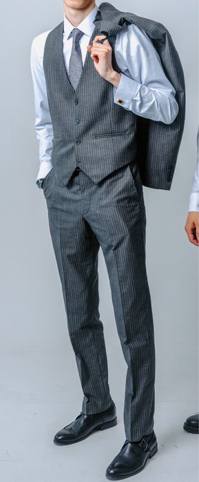 Костюм тройка для мероприятий