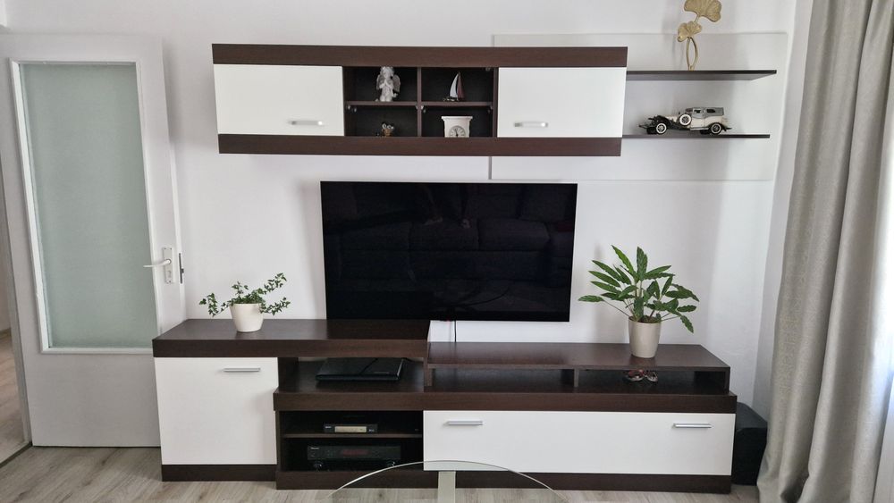 Vând mobilă living Galaxy wenge si alb pt.sufragerie,living,etc.