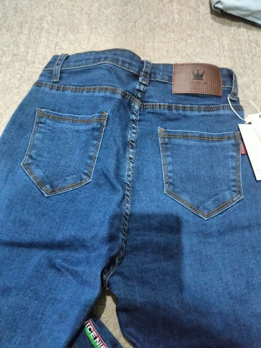 Новые джинсы и брючки стрейч.