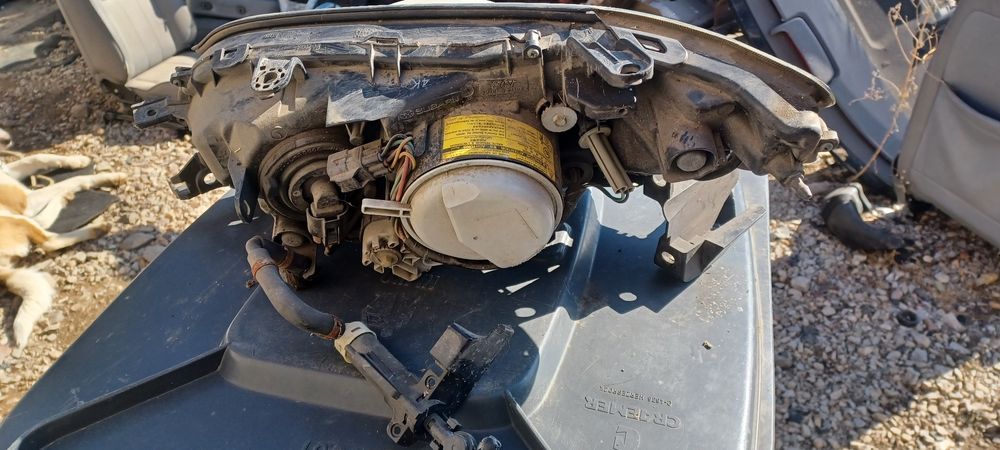 Десн фар ксенон Subaru Outback Legacy