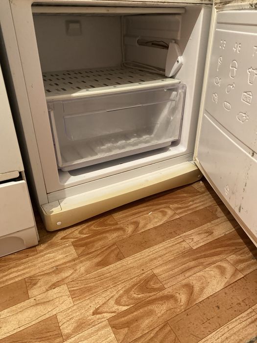 Холодильник indesit  10.000тг