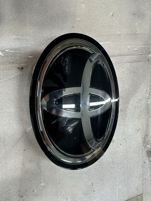 Emblemă toyota corolla cross.cod:90975-02160