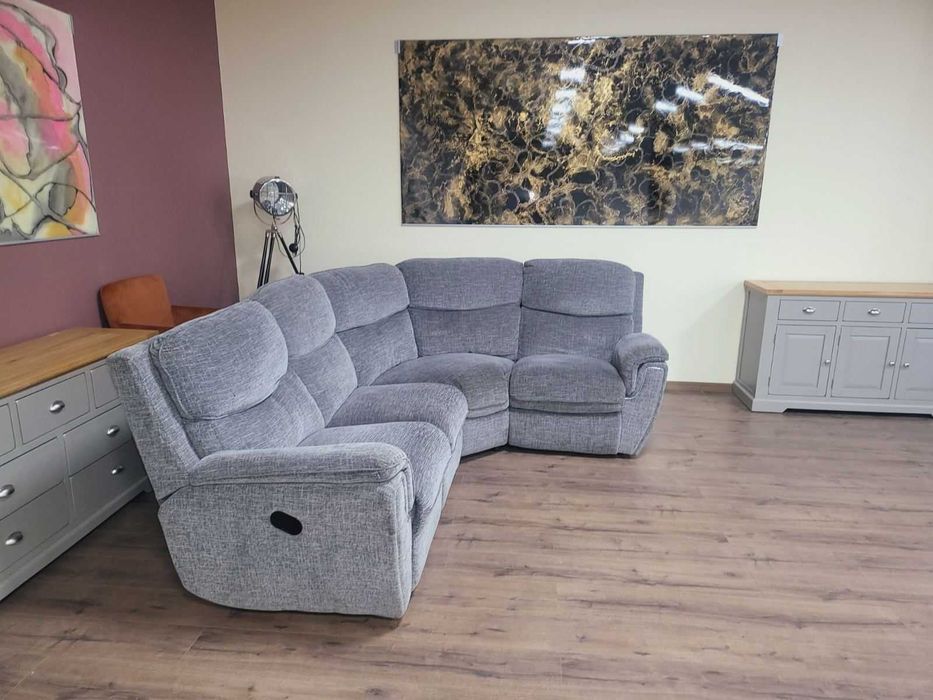 Сив ъглов диван от плат с ръчен релаксиращ механизъм