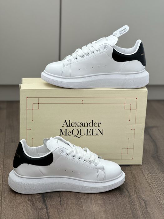 Adidasi ALEXANDER MCQUEEN lProdus NOU Premium Adidasi Baieti | Fete | Unisex | Adidasi NOI Model NOU 2026 | Calitate Premium Alexander Mcqueen Alb