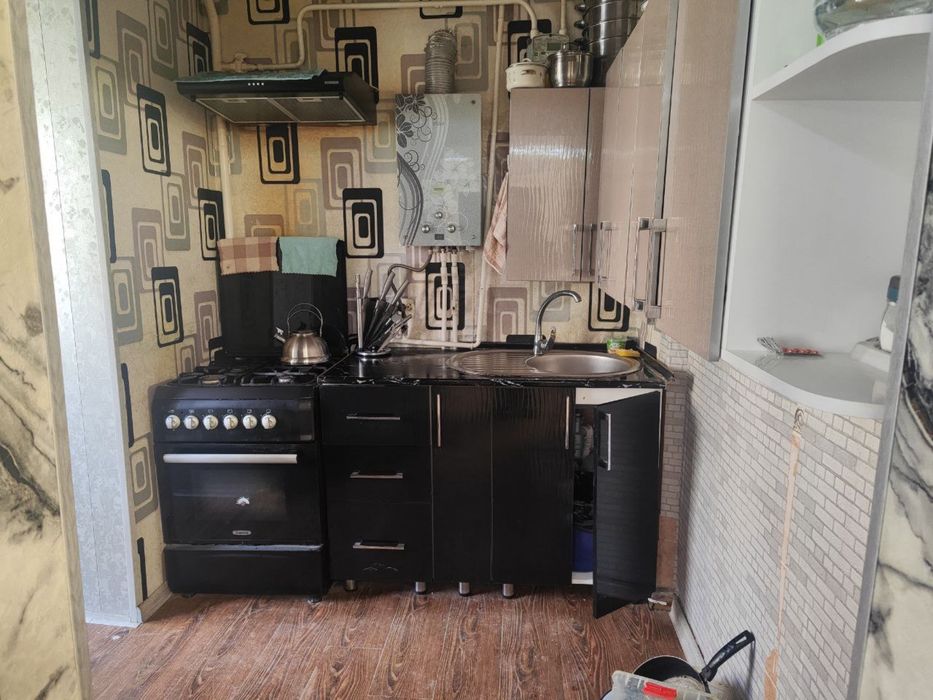 Gaz plita moyka ikkalasi sotiladi