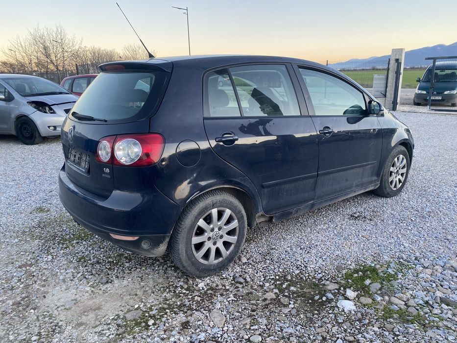 Фолксваген голф 5 плюс  1.6 бензин 102кс на части