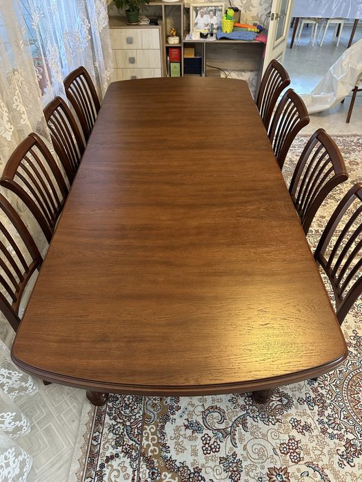Продам обеденный стол