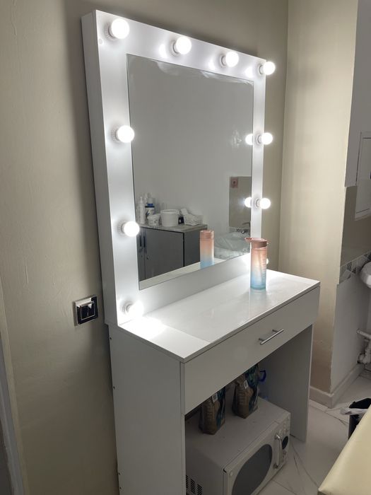 Продам гримерку 16-43