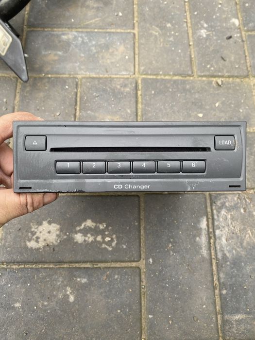 magazie cd audi a6 c6 - Piese auto de vânzare | OLX.ro