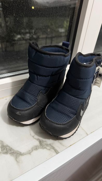 Продам зимние ботинки на мальчика