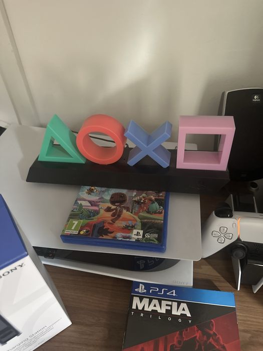 PS5 Disc + 2 controllere (1 nou) + Pulse 3D + 3 jocuri + stație încărcare – Pachet complet