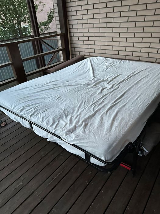 Двухместный диван