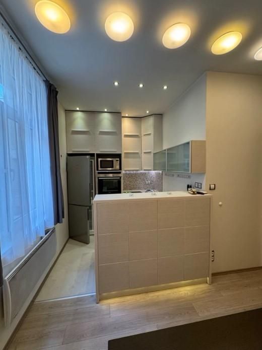 Дава се под наем Двустаен апартамент в София, Център - 50 кв.м за 650 € - Снимка #3