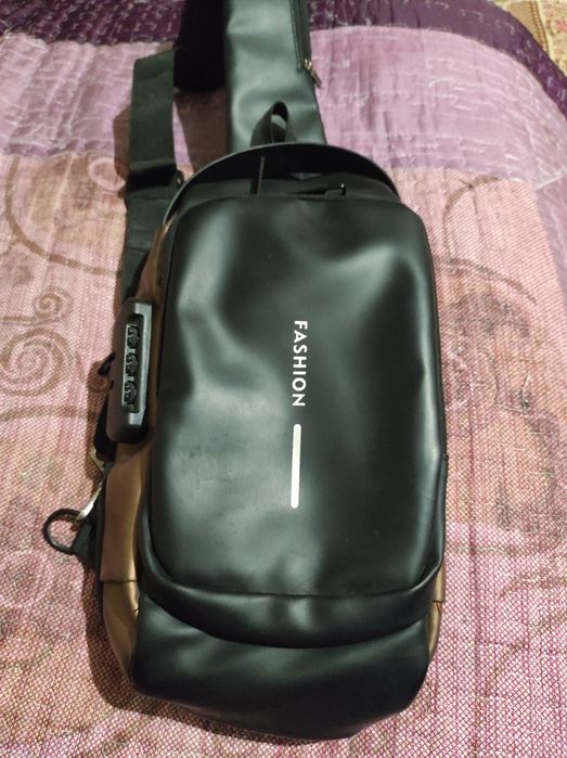 Сумка барсетка в продаже.