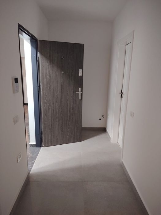 Închiriez apartament cu 1 camera