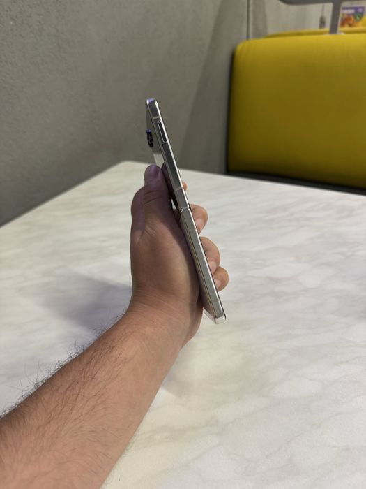 Samsung Z flip5 Идеал 8/512 гб