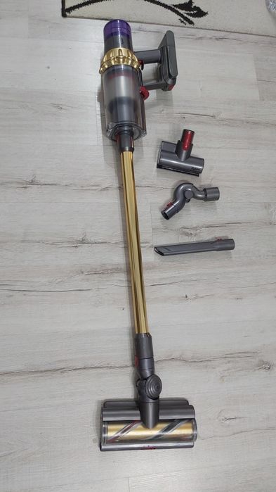 Aspirator vertical Dyson v11 Absolute Pro Gold