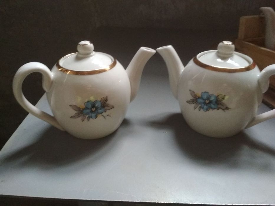 Гул ваза , графин, сувенир чойнак хаммаси 35000