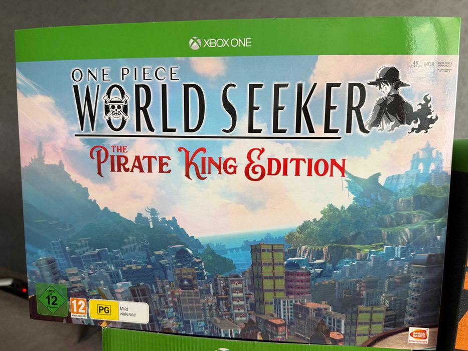 Комплект колекционерски издания Xbox One и два джойстика нови