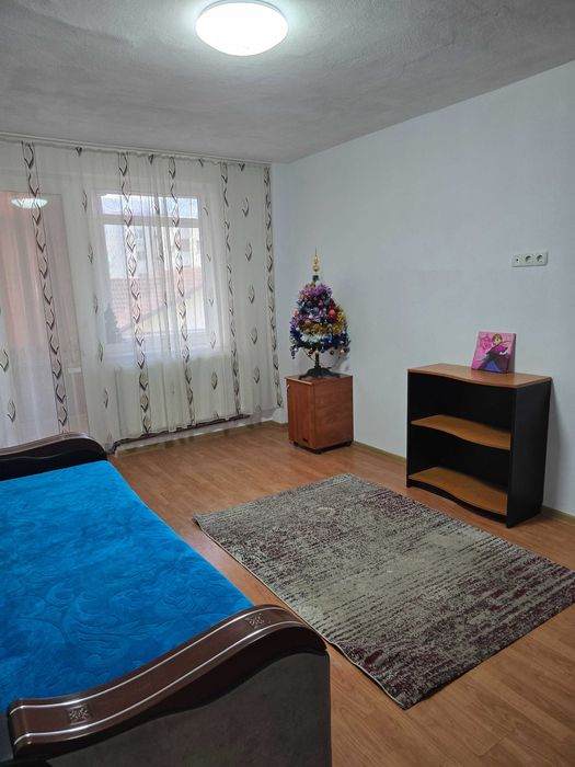 Inchiriez apartament cu 2 camere zona 1 Mai