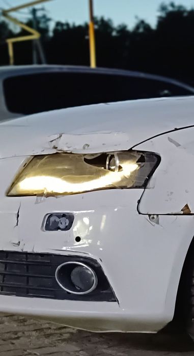 Продам фару на Audi A4 B8 2008 год