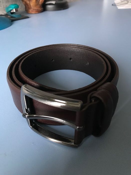 Официален костюм