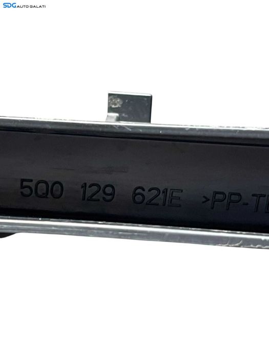 Difuzor Capac Inferior Captare Aer Grila Grilaj Tub Tubulatura Ghidaj Admisie Volkswagen Tiguan 2.0 TDI 2016 - 2023 Cod 5Q0129254B 5Q0129621E [B4179]