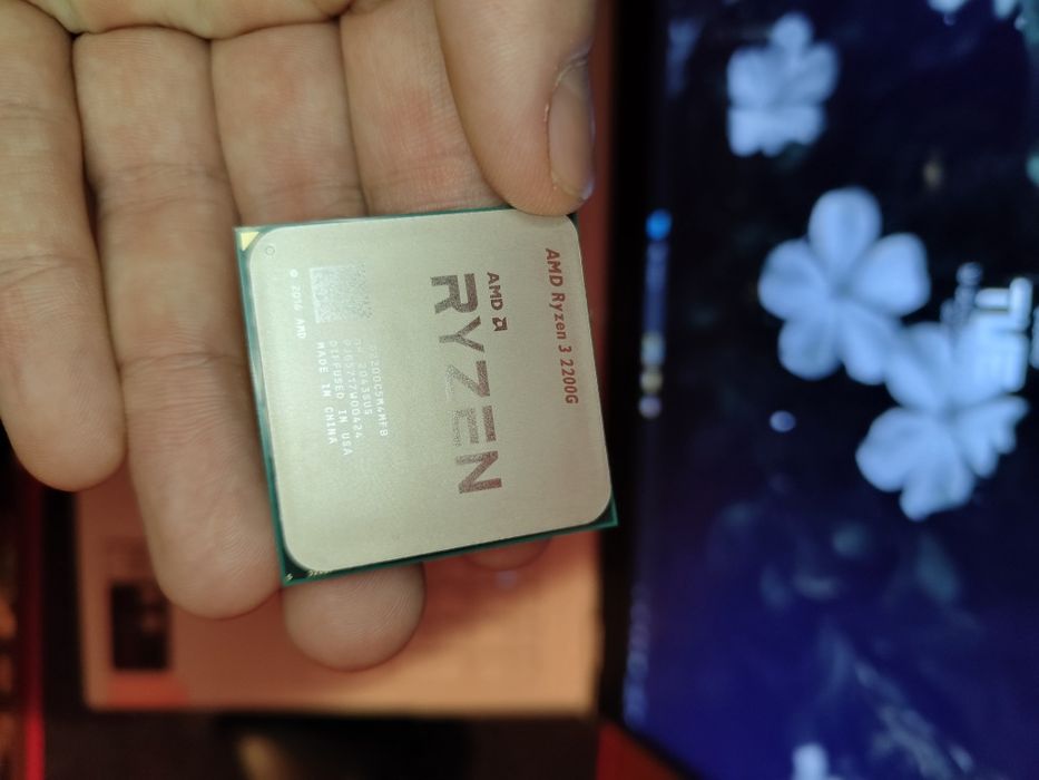Продаю процессор AMD Ryzen 3 2200g