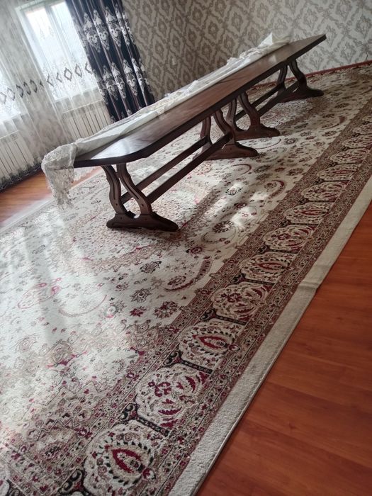 Продается ковер и овальный стол