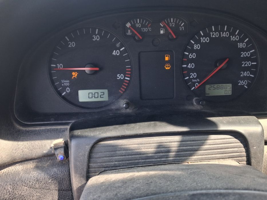 VOLKSWAGEN Passat 2000 — imagine 2