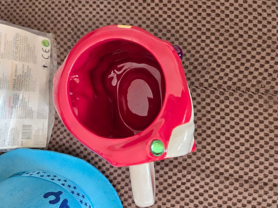 Лот играчки, раница, шапка, чаша на Малвел всичко 10 лв.