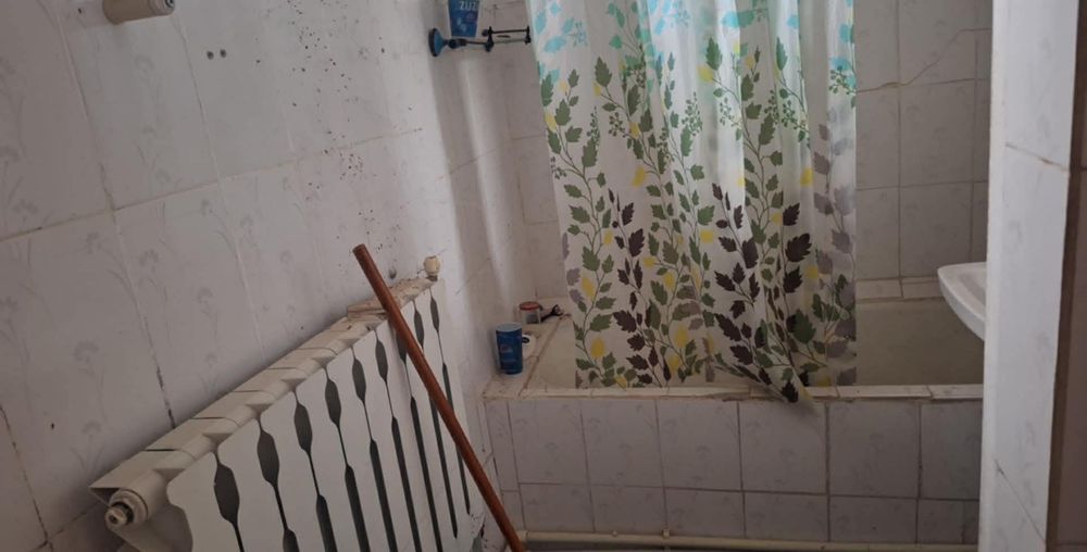Vând apartament cu 3 camere - 59 mp