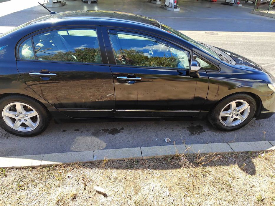 Продавам Honda Civic hibrid