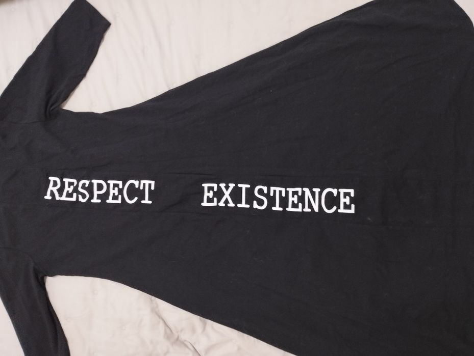 Черна рокля с дълъг ръкав