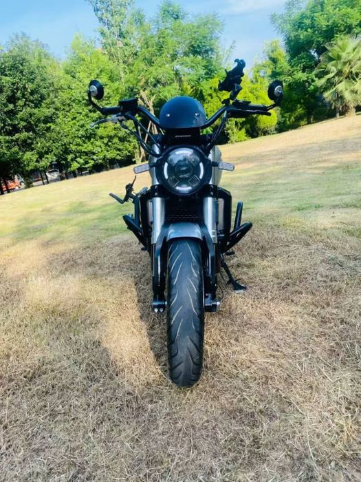 CYCLONE RE3 CAFE RACER 400cc в идеальном состоянии