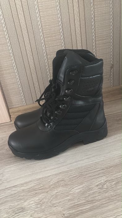 Продам берцы летние, 41 размер. Новые