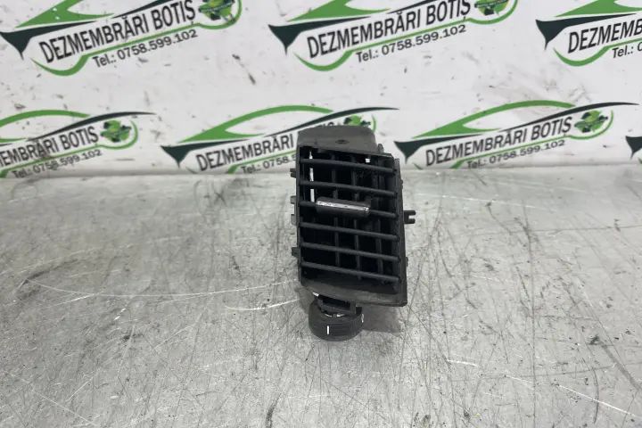 Grila ventilatie bord centru stanga 13144401 Opel Zafira 2007