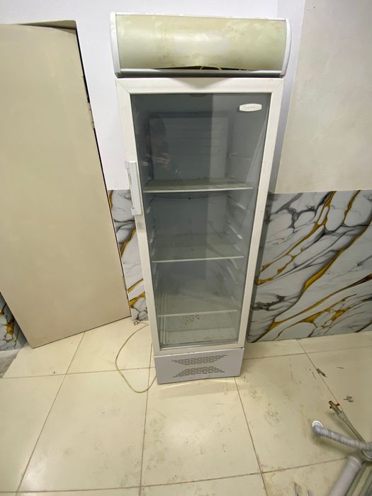 Витринный холодильник