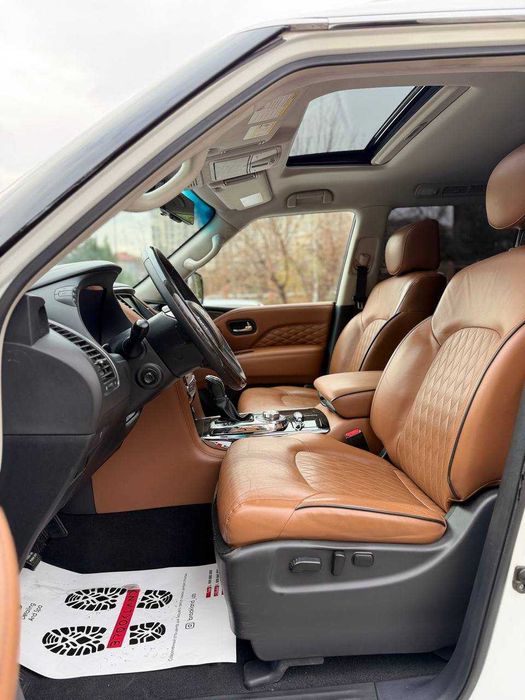 Sotuvda Infiniti QX 80 7S avtomashinamiz