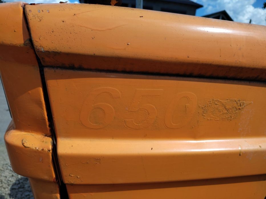 Vând tractor fiat 650